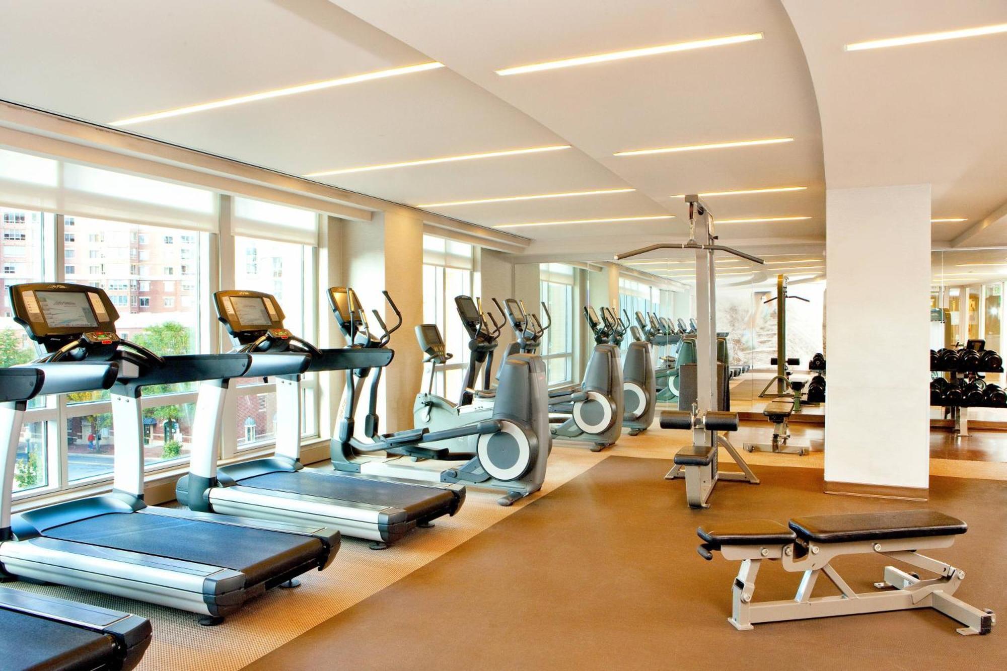เดอะ เวสทิน อเล็กซานเดรีย โอลด์ทาวน์ Hotel ภายนอก รูปภาพ